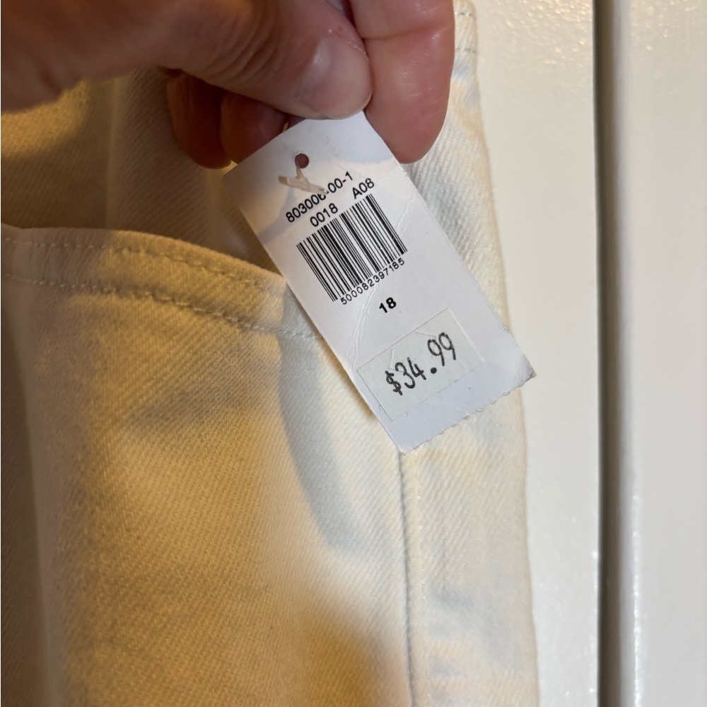 Old Navy Button Fly White Denim Shorts Size 18 NWT - Picture 10 of 10